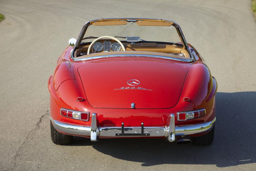  Mercedes-Benz 300 SL Roadster 1962 года  (фото 13 из 39)